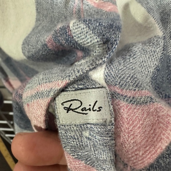 Rails L Plaid Button up Shirt Check Lightweight Flannel Style Casual Oversized - Picture 4 of 7